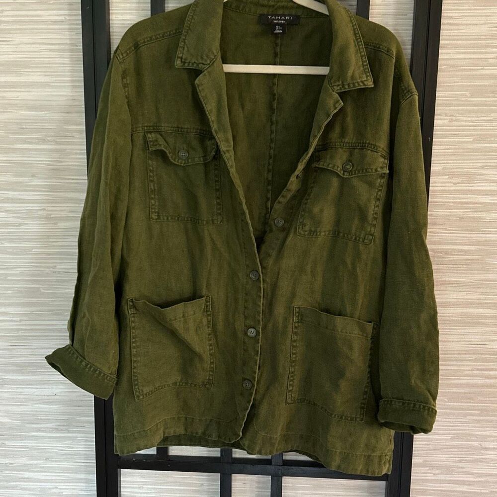Tahari 100% linen army green military style jacket with pockets long sleeve size